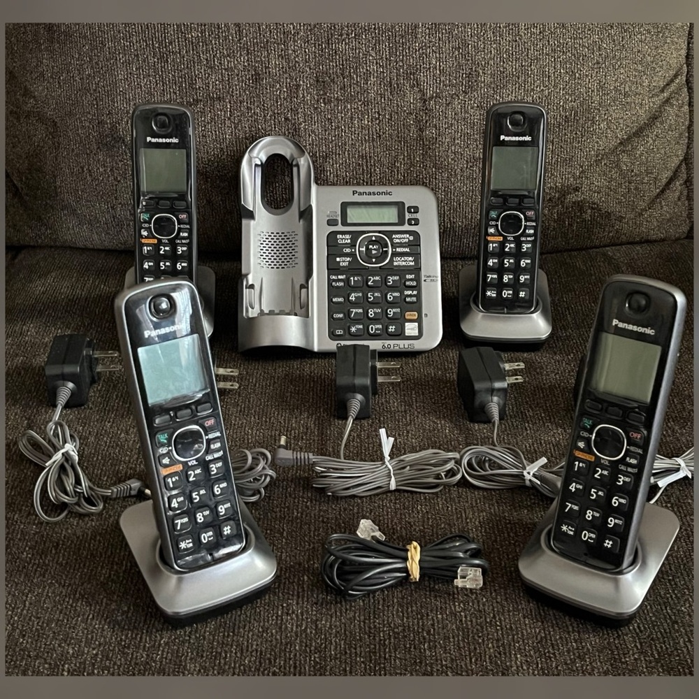 Panasonic KX-TG7641M DECT 6.0 Link-to-Cell Cordless Phone Set